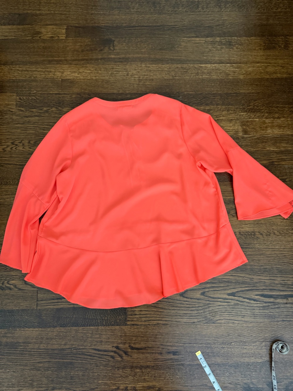 Gibson Latimer Coral Lace-Up Peplum Tunic - Picture 2 of 5